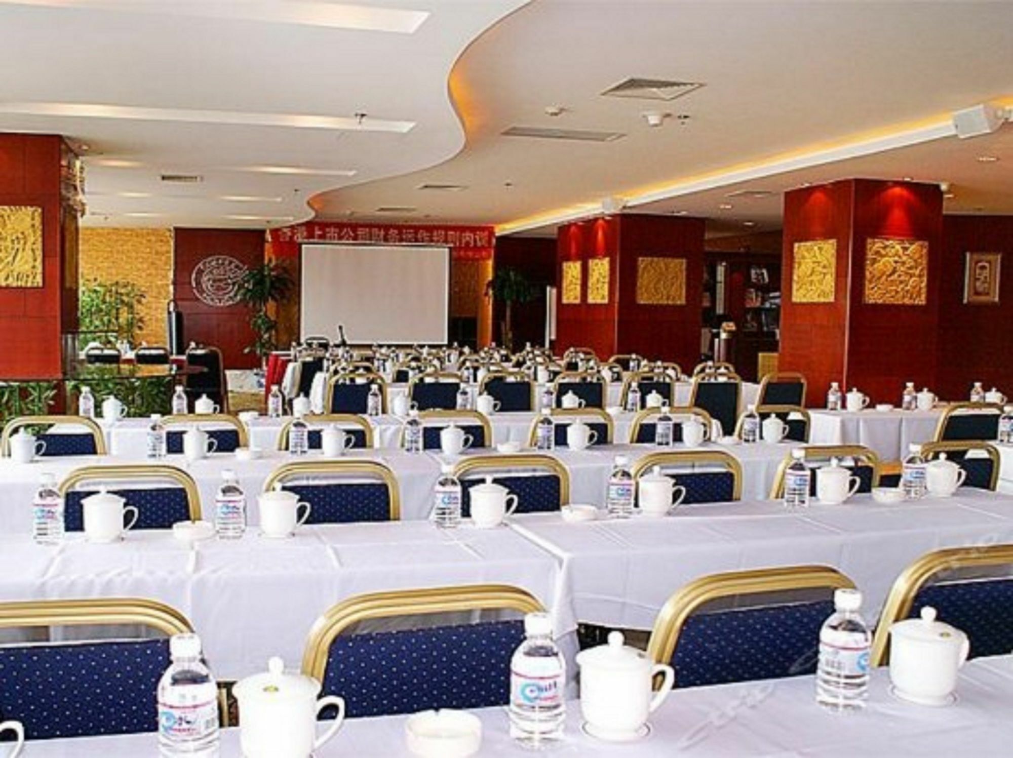 Dalian New Garden Hotel Екстериор снимка
